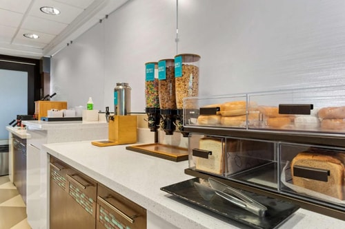 King Room Near Tile Gallery MIA 10 Luxury Bookings