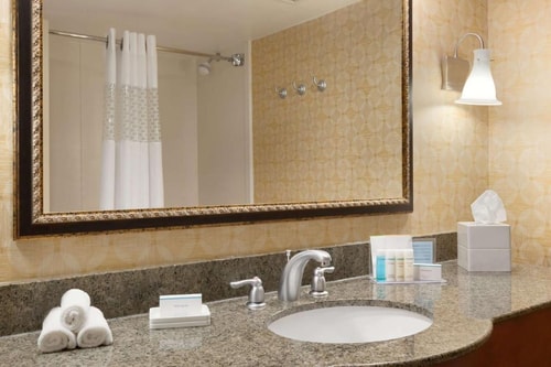 King Room Near Tile Gallery MIA 4 Luxury Bookings