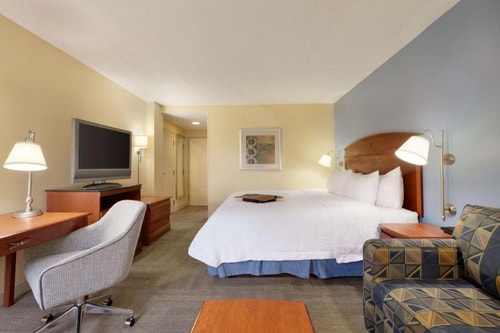 King Room Near Tile Gallery MIA 3 Luxury Bookings