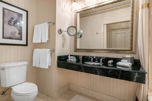 Deluxe Room Near Wells Fargo Museum SAN 5 Luxury Bookings