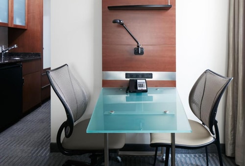 Standard Queen Room Near  Egg Tuck CHI 7 Luxury Bookings