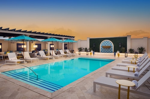 Queen Room Near All Saints Episcopal Church ORL 14 Luxury Bookings