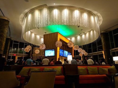 Queen Room Near Captains Choice ORL 6 Luxury Bookings