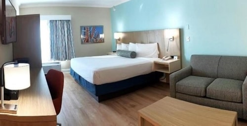King Room Near Mermaid Gift Shop ORL 1 Luxury Bookings
