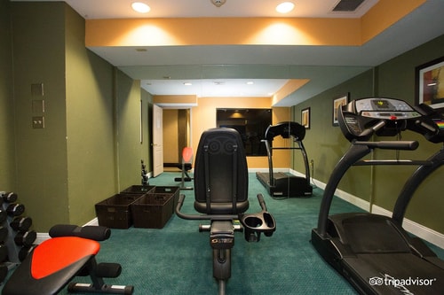 King Room Near Mermaid Gift Shop ORL 13 Luxury Bookings