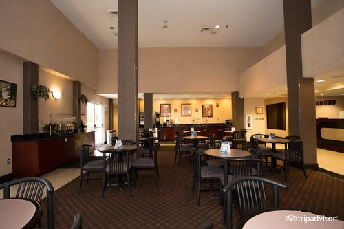 King Room Near Mermaid Gift Shop ORL 8 Luxury Bookings