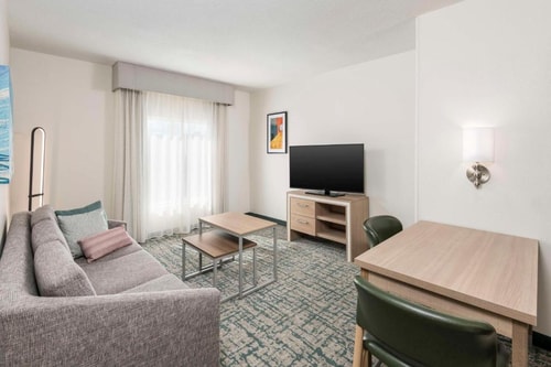 King Suite Near Nicklaus Children Health Systm MIA 6 Luxury Bookings