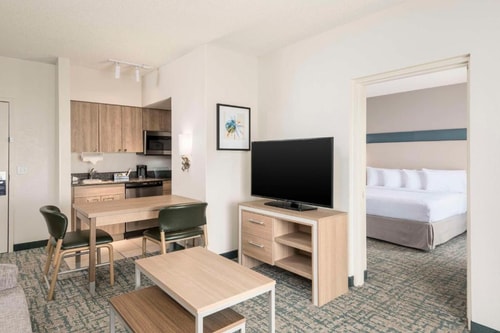 King Suite Near Nicklaus Children Health Systm MIA 5 Luxury Bookings