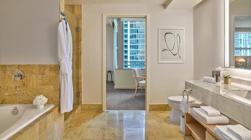 King Room Near Craft Brickell MIA 5 Luxury Bookings