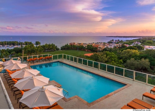 King Room Near Primary Bar Management MIA 14 Luxury Bookings