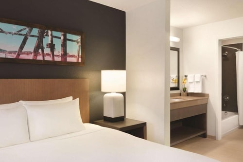 One Bedroom Suite Near Panda Express MIA 1 Luxury Bookings