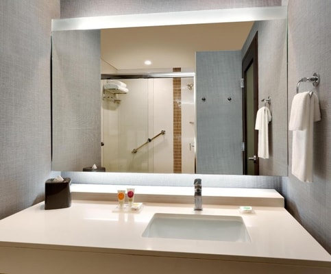 King Room Near Aviation Technical College MIA 1 Luxury Bookings