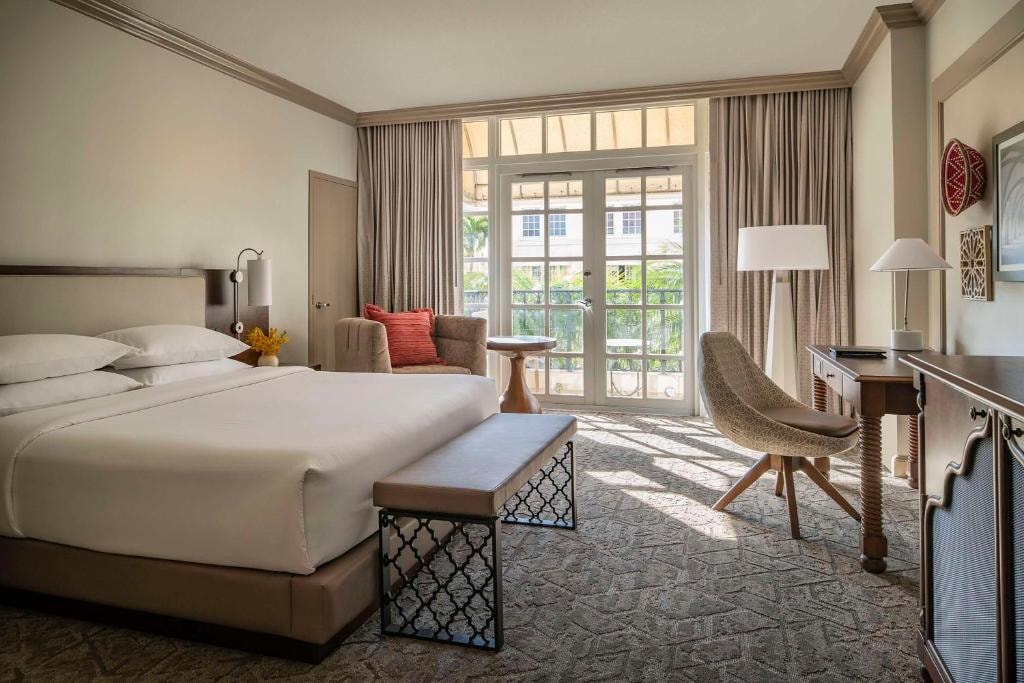 King Room Near Coral Gables Museum MIA Luxury Bookings