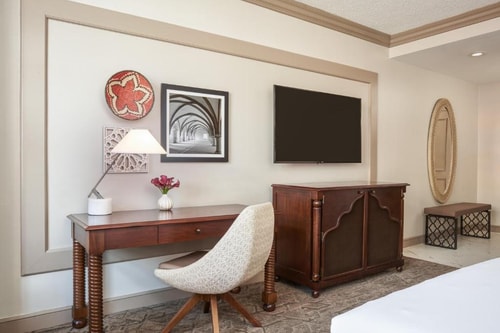 King Room Near Coral Gables Museum MIA 4 Luxury Bookings