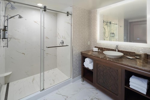 King Room Near Coral Gables Museum MIA 9 Luxury Bookings