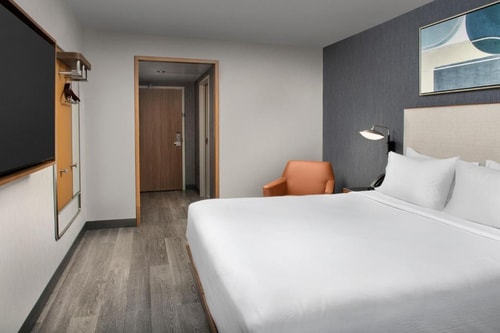 King Room Near Embassy of Micronesia WDC 1 Luxury Bookings