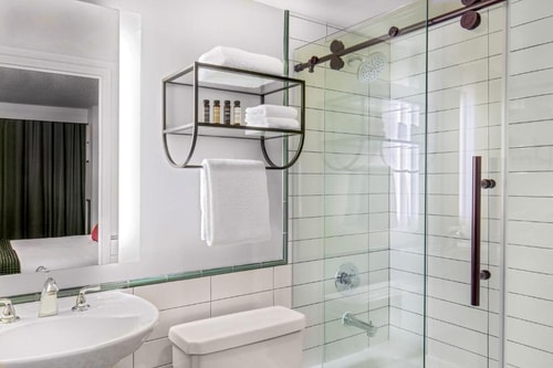 King or Twin Room Near Policia Nacional WDC 7 Luxury Bookings