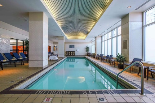 King Suite Near U Medicine River East CHI 13 Luxury Bookings