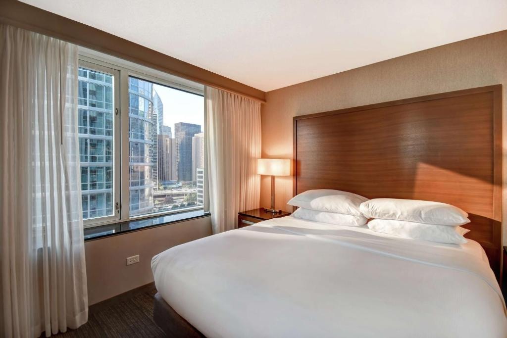 King Suite Near U Medicine River East CHI Luxury Bookings