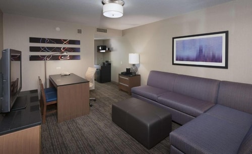 King Suite Near U Medicine River East CHI 5 Luxury Bookings