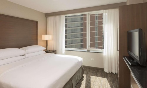 King Suite Near U Medicine River East CHI 1 Luxury Bookings