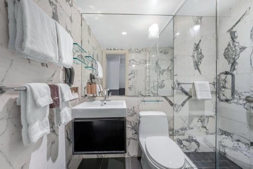 Deluxe King Room Near Embassy of Malta WDC 4 Luxury Bookings