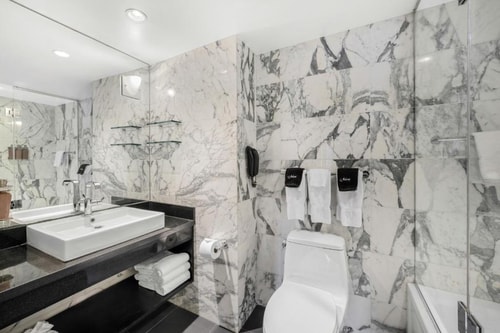 Deluxe King Room Near Embassy of Malta WDC 5 Luxury Bookings