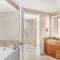 Two Bedroom Villa Near Mina Park MIA 6 Luxury Bookings