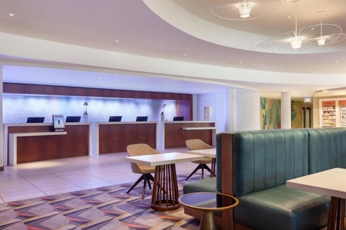 Guest Room Near Avis Car Rental MIA 6 Luxury Bookings