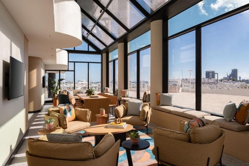 King Room Near Trinity Cathedral MIA 8 Luxury Bookings