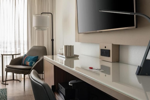King Room Near Trinity Cathedral MIA 1 Luxury Bookings