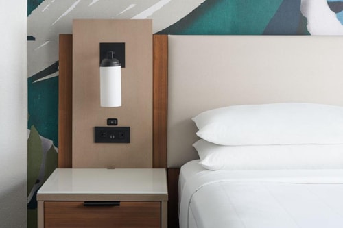 King Room Near Trinity Cathedral MIA 2 Luxury Bookings