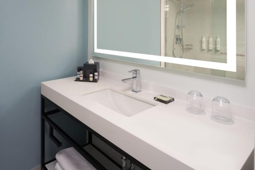 King Room Near Trinity Cathedral MIA 3 Luxury Bookings