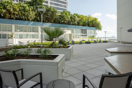 King Room Near Trinity Cathedral MIA 11 Luxury Bookings