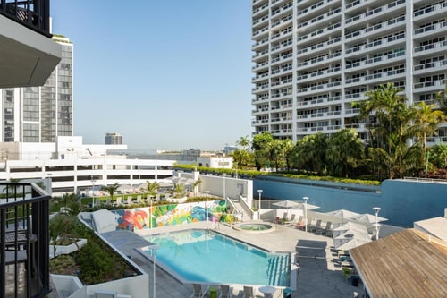 King Room Near Trinity Cathedral MIA 12 Luxury Bookings