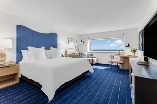 Classic King Room Near Marshalls MIA Luxury Bookings