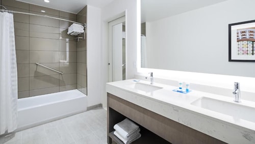 Den Room Near Benjamin Banneker Park WDC 5 Luxury Bookings