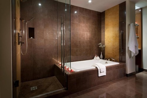 Deluxe King Room Near River Front MIA 4 Luxury Bookings