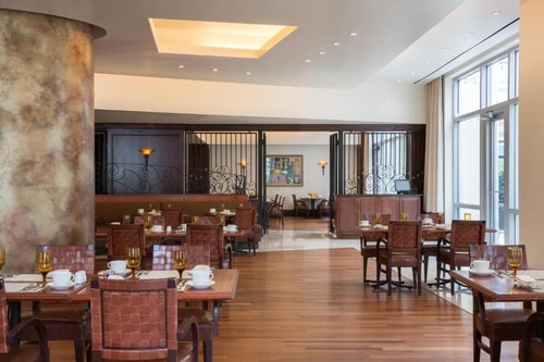 King Room Near Jade Sushi Express MIA 8 Luxury Bookings
