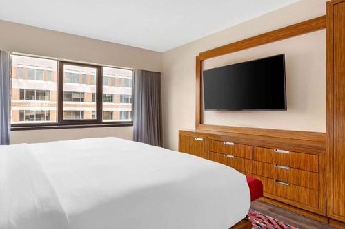 King Plus Suite Near Duke Ellington Park WDC 2 Luxury Bookings