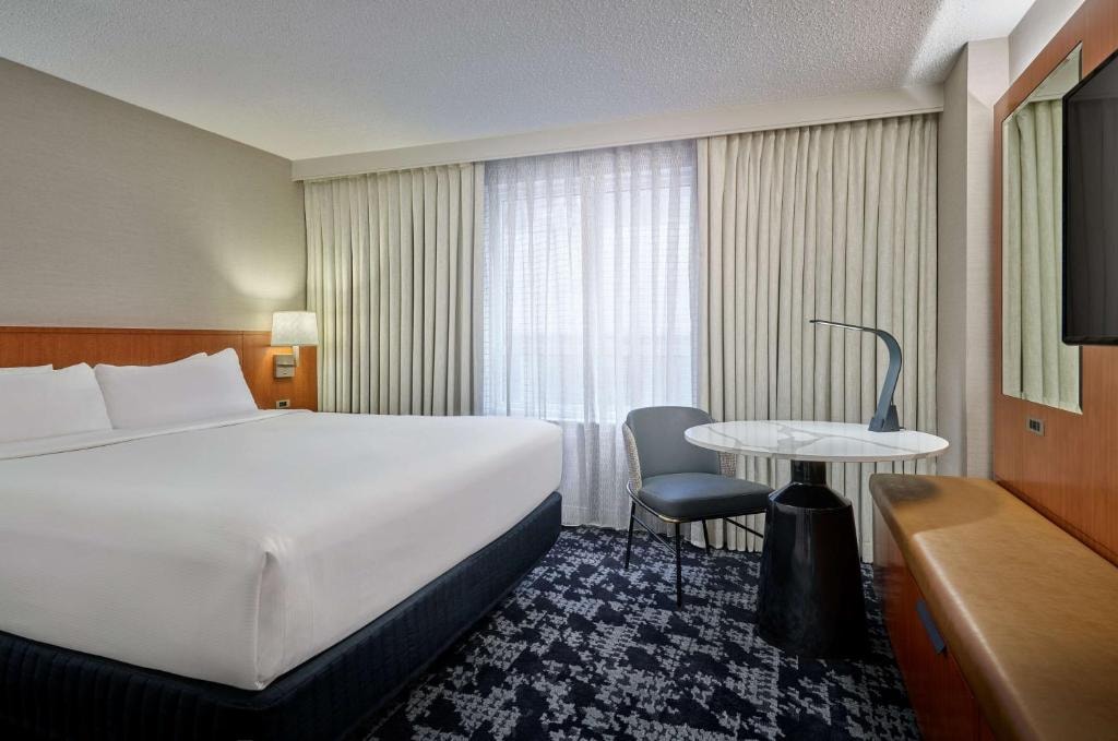 King Suite Near Franklin Park WDC Luxury Bookings