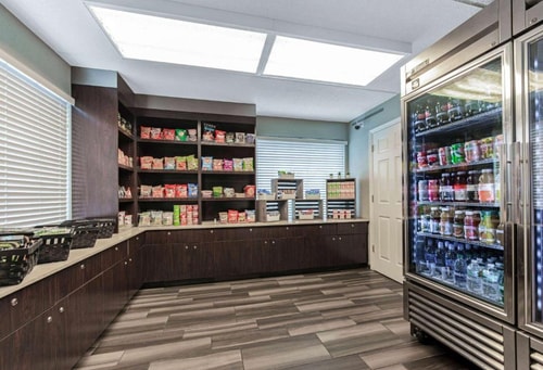 Standard King or Twin Near Pasteles Edward MIA 7 Luxury Bookings