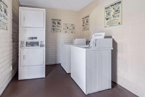 Standard King or Twin Near Pasteles Edward MIA 10 Luxury Bookings