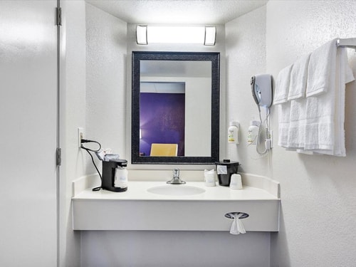 Standard King or Twin Near Pasteles Edward MIA 5 Luxury Bookings