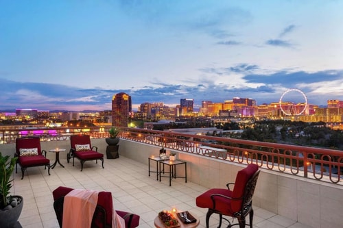 King Suite Near Resort Gaming Group LAS 8 Luxury Bookings