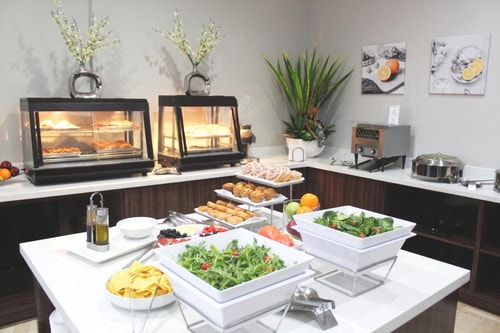 Standard King Room Near Dollar Tree MIA 6 Luxury Bookings