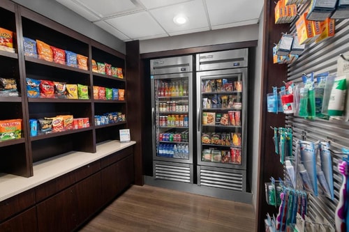 King Room Near Westend Shopping Centre MIA 12 Luxury Bookings