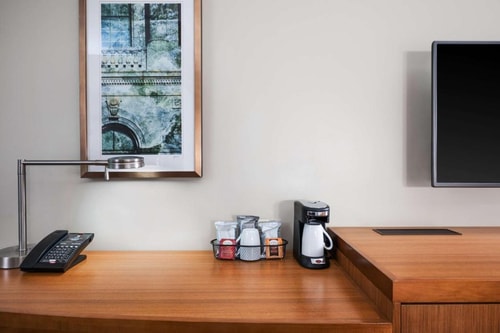 King Room Near National Park Foundation WDC 6 Luxury Bookings