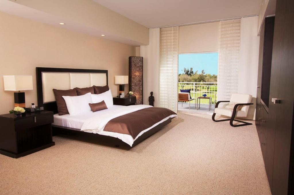 King Studio Near The UPS Store MIA Luxury Bookings