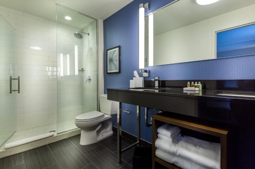 King Room Near Chinese Consulate General CHI 2 Luxury Bookings